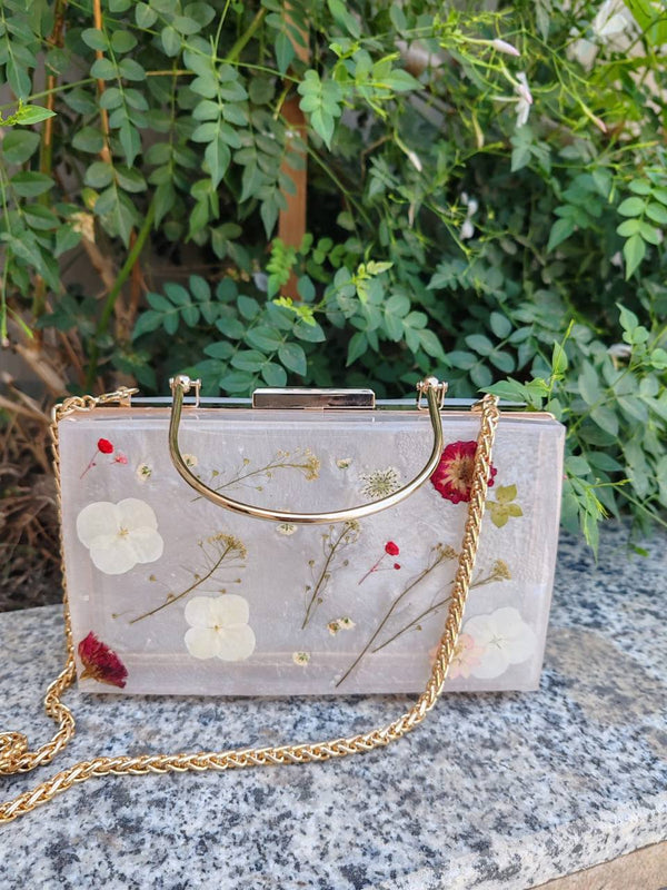 Resin clutch