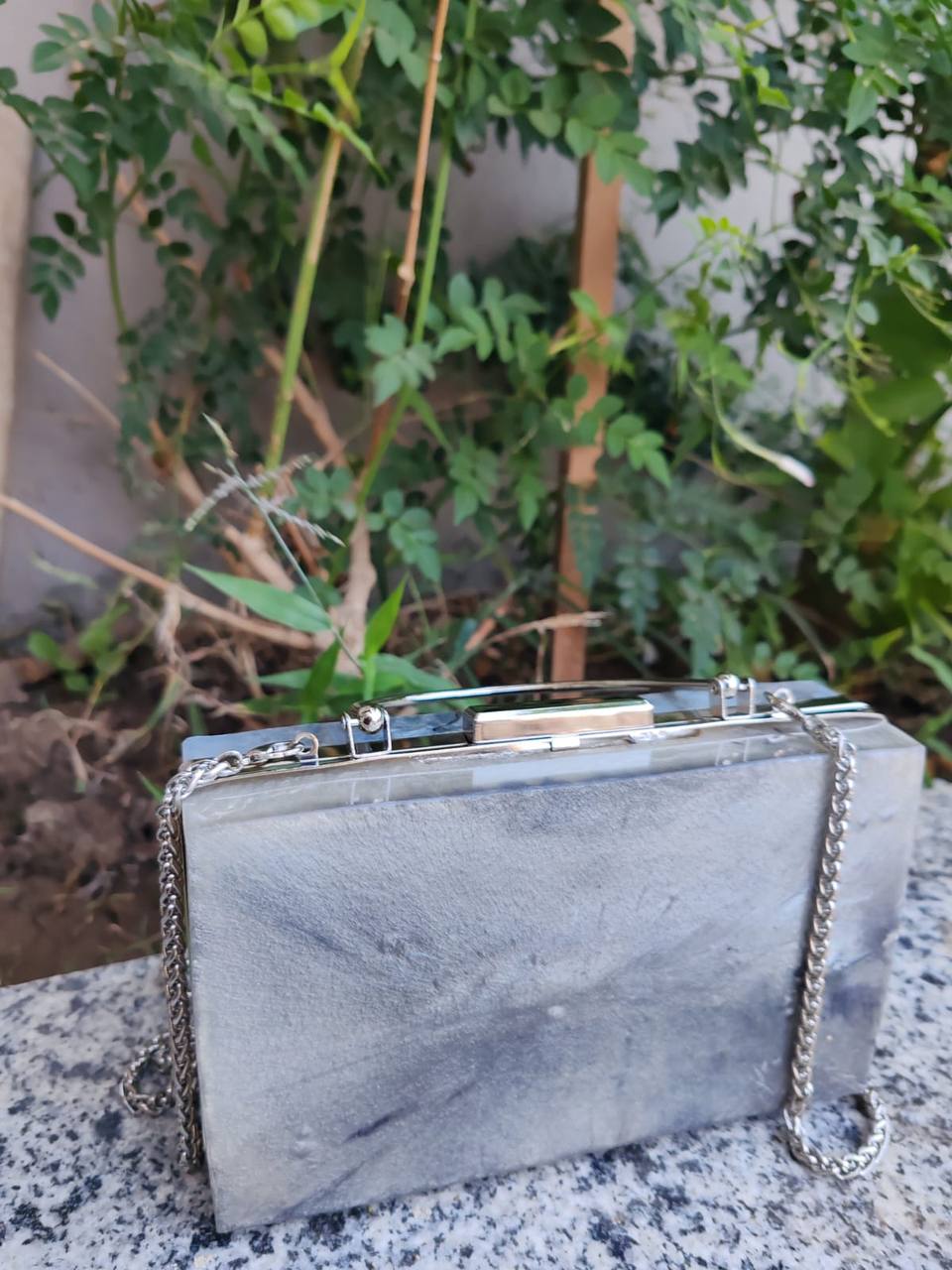Resin clutch, Wise grey
