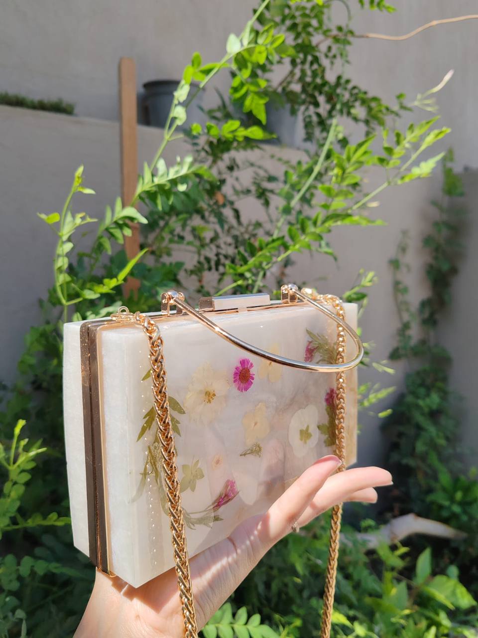 Resin clutch, Wise grey