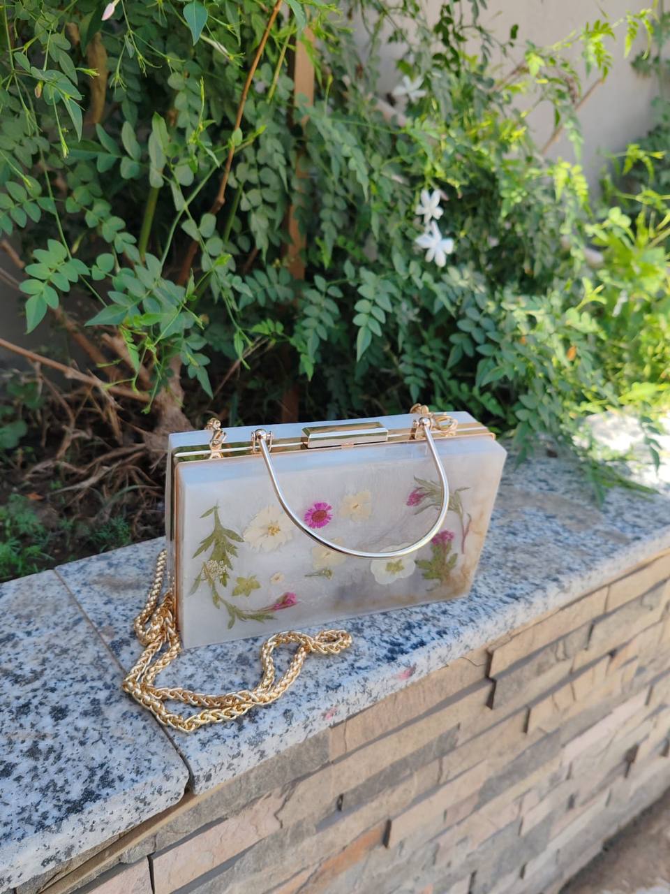 Resin clutch, Wise grey