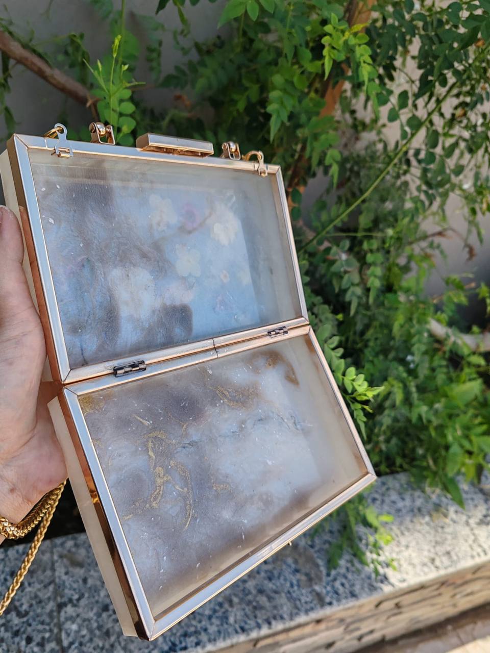 Resin clutch, Wise grey